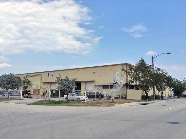 Bank-Owned Cold Storage Warehouse (USDA-Approved) & Expansion Lot : 290 SW 14th Ave, Pompano Beach, FL 33069